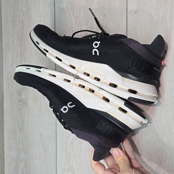 On Running Women Black& White Athletic Shoes Rinning Sz 9.5 - Picture 8 of 12